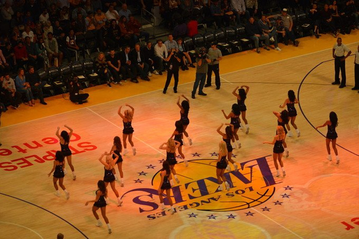 调节上做出 调节上做出