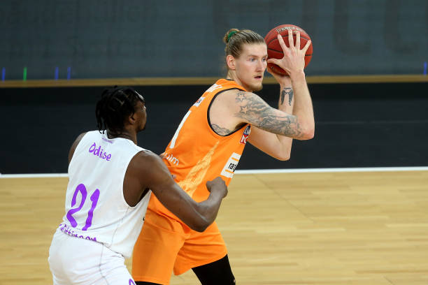 赖个人能力 赖个人能力