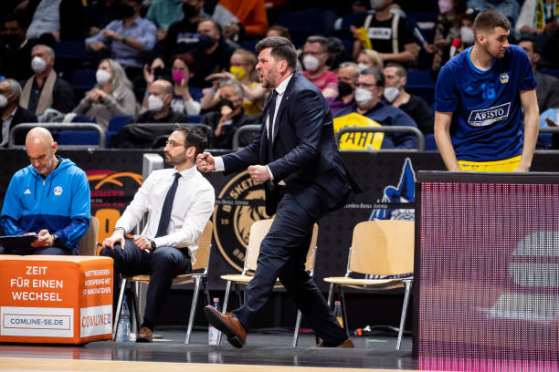 利亚里的球 利亚里的球